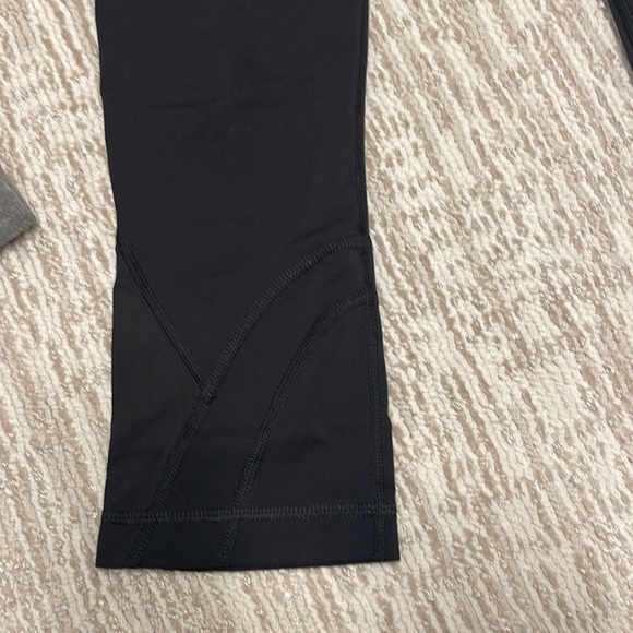 Lululemon “run to inspire” black legging size 6 - Picture 2 of 4